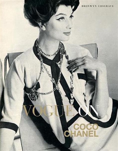 Vogue on Coco Chanel: Cosgrave, Bronwyn: 9781849491112: 